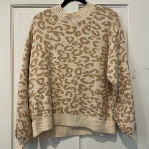 NWOT TAN LEOPARD PRINT SWEATER